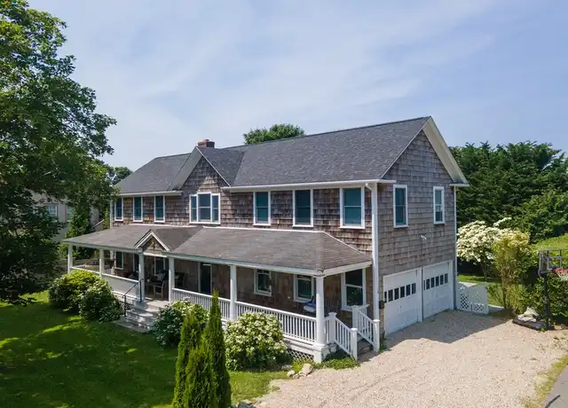 Property at 197 Coggeshall Ave, Newport, RI, 02840, 5 beds, 3 baths, [object Object]