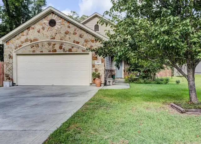 Property at 901 Franconia Dr, Montgomery, TX, 77316, 3 beds, 2 baths, [object Object]