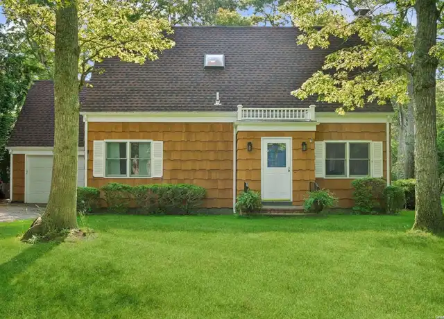 Property at 3 Foster Ave, Hampton Bays, NY, 11946, 2 beds, 2 baths, [object Object]