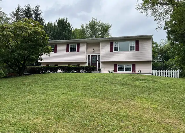 Property at 6 Peace Dr, Middletown, NY, 10941, 4 beds, 2.5 baths, [object Object]
