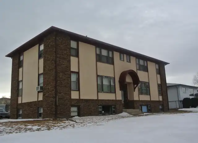 Property at 411 28th Ave SW Unit 3, Minot, ND, 58701, 1 bed, 1 bath, [object Object]
