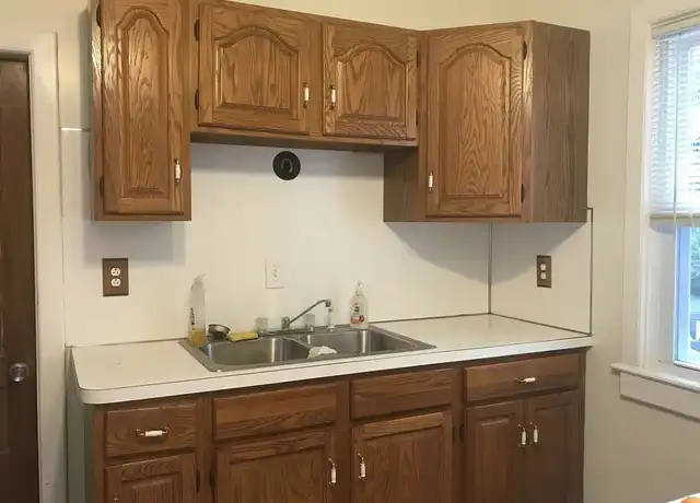 Property at 226 Prospect St Unit 1, Bristol, CT, 06010, 3 beds, 1 bath, [object Object]