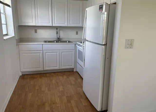 Property at 40 Waltham B Unit B, West Palm Beach, FL, 33417, 2 beds, 1.5 baths, [object Object]