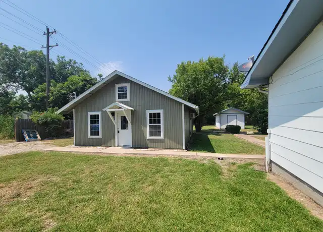 Property at 142 W Allen St, Bartlett, TX, 76511, 2 beds, 1 bath, [object Object]
