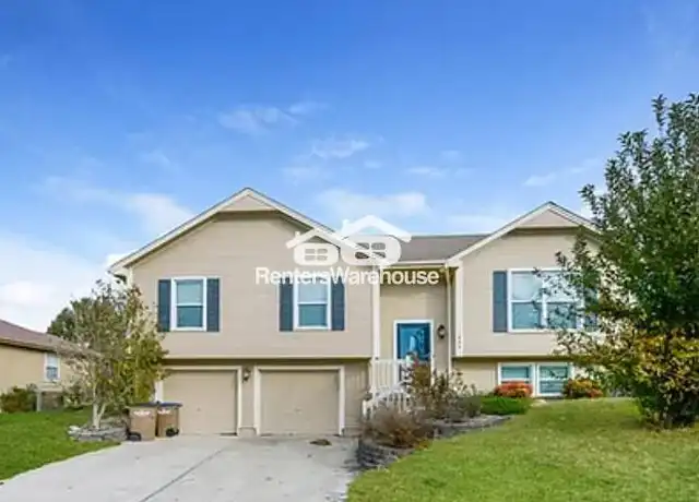 Property at 1608 Johnston Dr, Raymore, MO, 64083, 3 beds, 2 baths, [object Object]