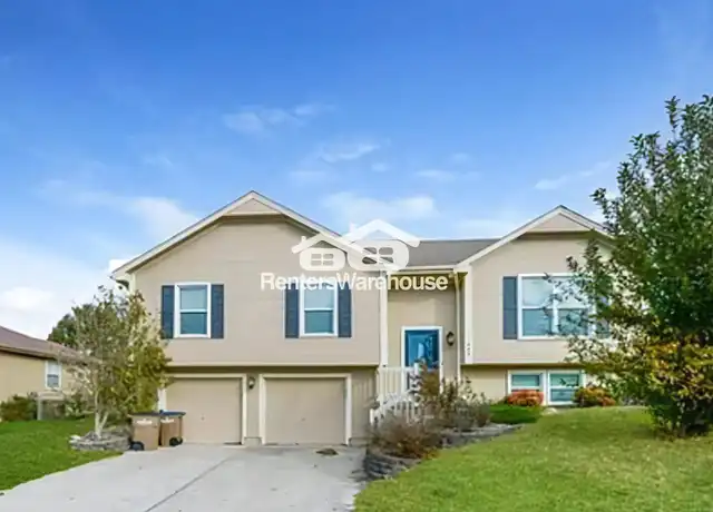 Property at 1608 Johnston Dr, Raymore, MO, 64083, 3 beds, 2 baths, [object Object]