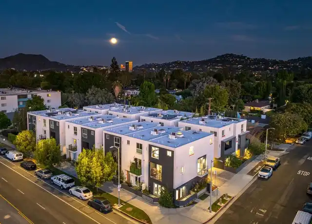 Property at 11594 Riverside Dr, North Hollywood, CA, 91602, 3 beds, 3.5 baths, [object Object]