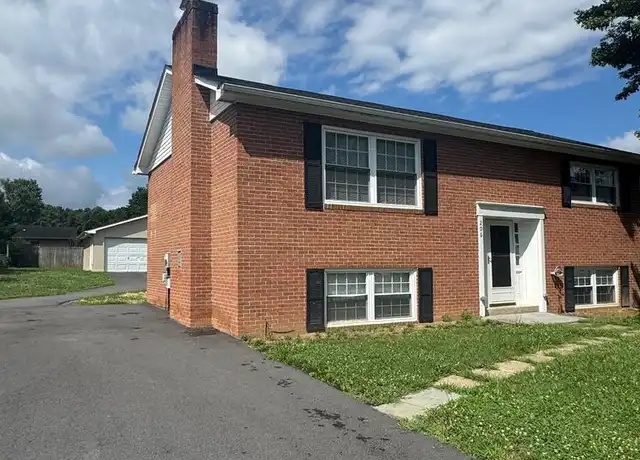 Property at 206 Fredericktowne Dr, Stephens City, VA, 22655, 4 beds, 2 baths, [object Object]