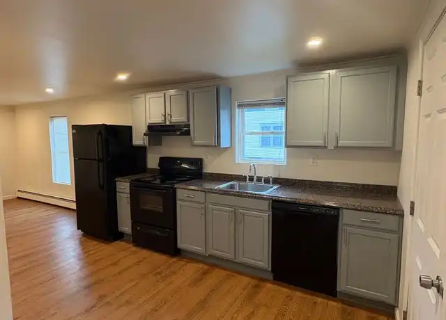 Property at 907 County St Unit 909-Downstairs, Bennington, VT, 05201, 2 beds, 1 bath, [object Object]