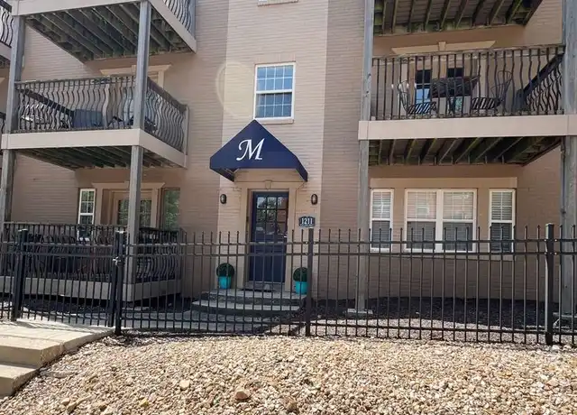 Property at 1211 W 45th St, Kansas City, MO, 64111, 1 bed, 1 bath, [object Object]
