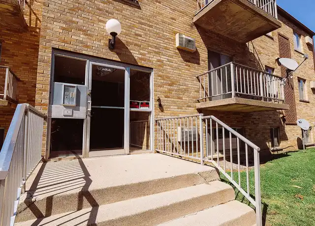 Property at 830 Nebraska Ave Unit 4, Cincinnati, OH, 45238, 2 beds, 1 bath, [object Object]