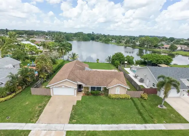 Property at 19509 Hampton Dr, Boca Raton, FL, 33434, 4 beds, 2 baths, [object Object]