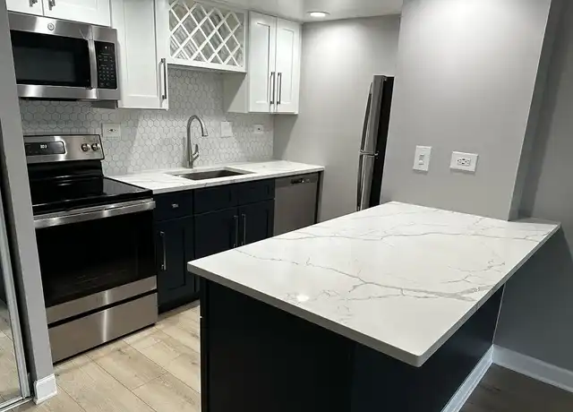 Property at Royal Grove Apartments - 1100 Grove Ave, Bensenville, IL, 60106, 1 bed, 1 bath, [object Object]