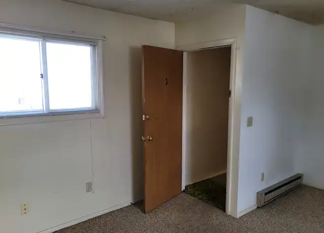 Property at 618 6th St W #3, Kalispell, MT, 59901, 1 bed, 1 bath, [object Object]