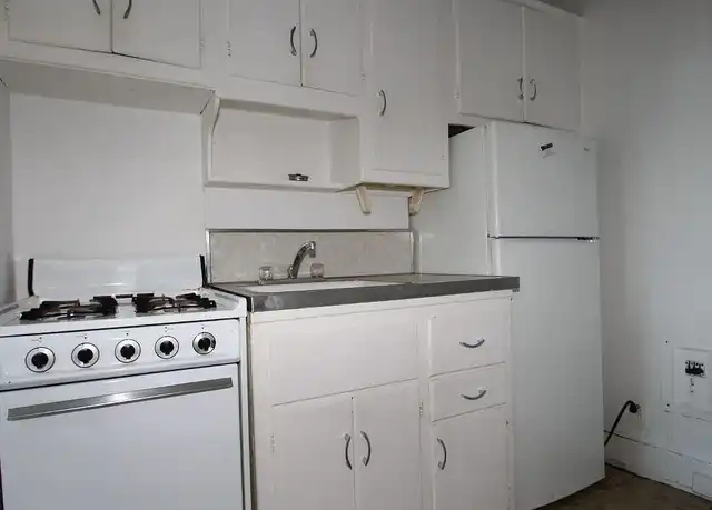 Property at Avon Apartments - 6 E Read St, Baltimore, MD, 21202, 1 bed, 1 bath, [object Object]