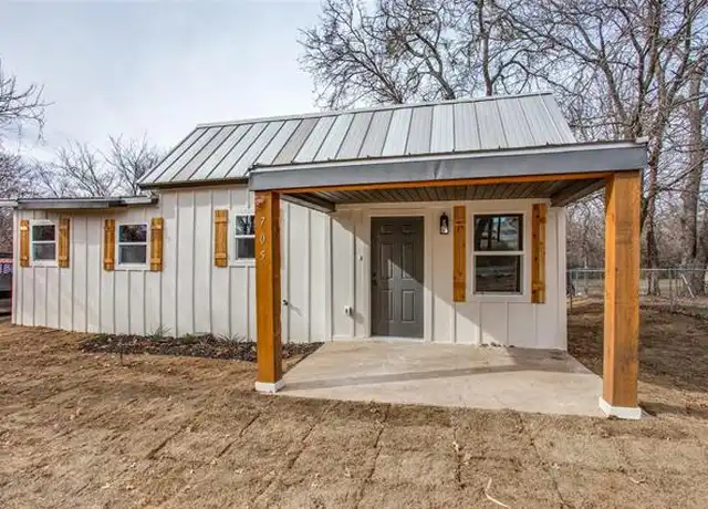 Property at 705 Liberty St, Weatherford, TX, 76086, 2 beds, 1 bath, [object Object]