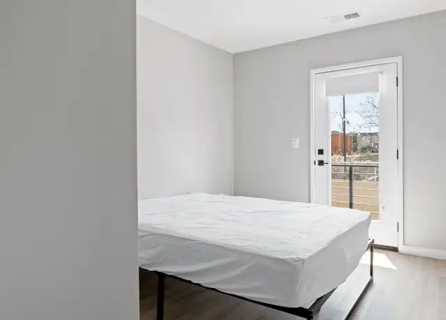 Property at 910 Euclid St NW, Washington, DC, 20001, 1 bed, 1 bath, [object Object]