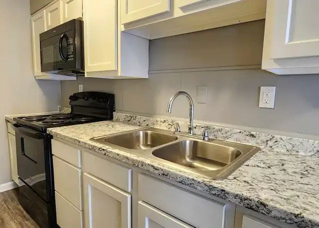 Property at 7320 Southside Dr Unit 1B, Louisville, KY, 40214, 1 bed, 1 bath, [object Object]