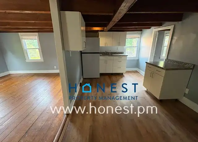 Property at 8 Green St Unit 3, Topsham, ME, 04086, 2 beds, 1 bath, [object Object]