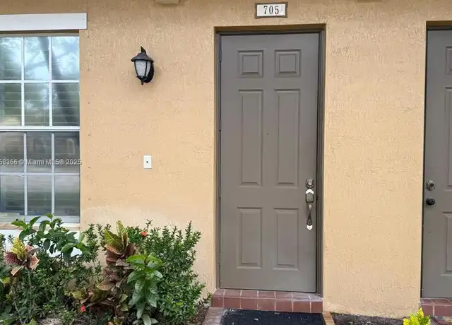 Property at 705 SW 147th Ave Unit 705, Pembroke Pines, FL, 33027, 2 beds, 2.5 baths, [object Object]