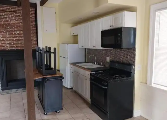 Property at 295 Pleasant St, New Bedford, MA, 02740, 1 bed, 1 bath, [object Object]
