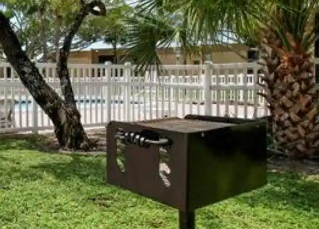 Property at 431 SE 13th Ct, Deerfield Beach, FL, 33441, 1 bed, 2 baths, [object Object]