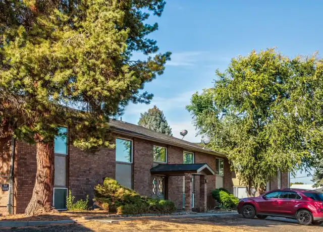 Property at Morain Estates - 1, 2, and 3-Bedroom Apartments and Townhomes in Kennewick, WA - 12 S Morain St, Kennewick, WA, 99336, 1-2 bed, 1 bath, [object Object]