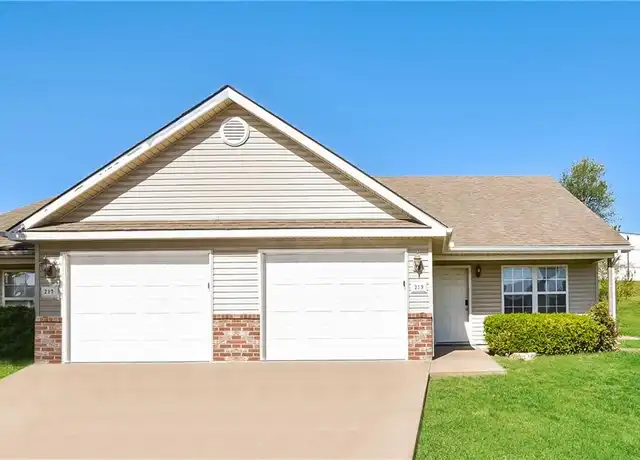 Property at 219 Palmer Ct, Pleasant Hill, MO, 64080, 3 beds, 2 baths, [object Object]