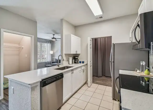 Property at 2211 Grand Isle Dr, Brandon, FL, 33511, 1-3 bed, 1-2 bath, [object Object]