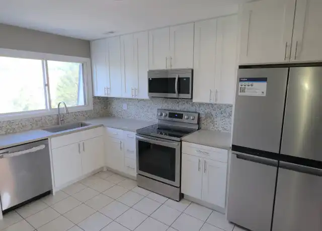 Property at 4130 Cove Ln Unit F, Glenview, IL, 60025, 2 beds, 2 baths, [object Object]