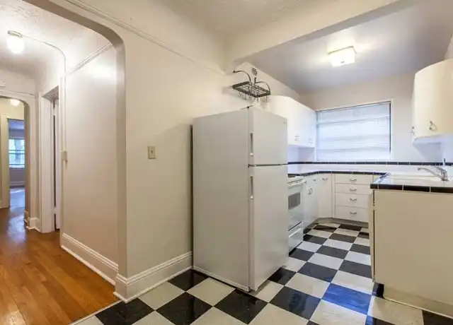 Property at OLYMPIC APARTMENTS (OLYM01) - 707 NW 19th Ave, Portland, OR, 97209, 0-1 beds, 1 bath, [object Object]