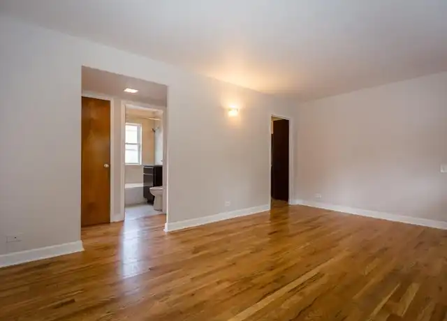 Property at 2122 W Foster Ave, Chicago, IL, 60625, 1 bed, 1 bath, [object Object]