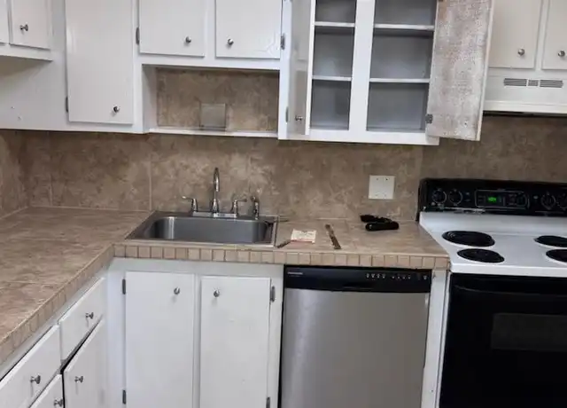 Property at 1010 Country Club Dr #108, Margate, FL, 33063, 2 beds, 2 baths, [object Object]