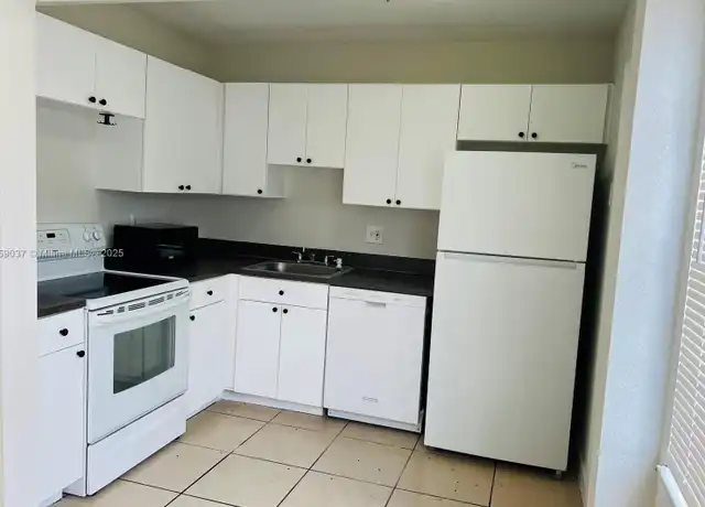 Property at 4605 NW 9th Dr #4605, Plantation, FL, 33317, 2 beds, 1.5 baths, [object Object]