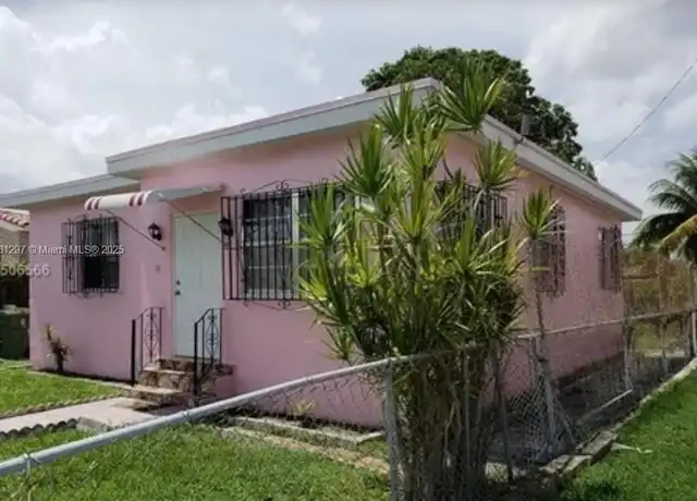 Property at 11 W 19th St, Hialeah, FL, 33010, 2 beds, 1 bath, [object Object]