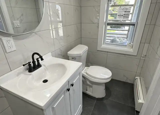 Property at 48 Prest St Unit Lower Level, New London, CT, 06320, 2 beds, 1 bath, [object Object]