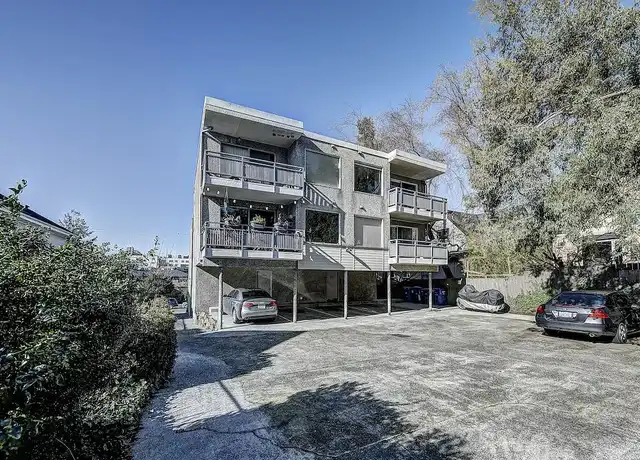 Property at Townhouse Apartments - 228 11th Ave E, Seattle, WA, 98102, 1 bed, 1 bath, [object Object]