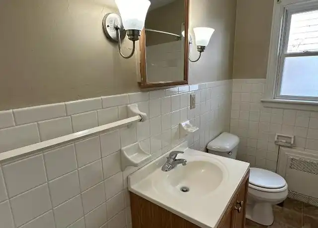 Property at 346 Bellflower Ave NW, Canton, OH, 44708, 1 bed, 1 bath, [object Object]