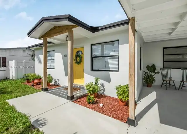 Property at 218 SW 10th Ave, Delray Beach, FL, 33444, 3 beds, 2 baths, [object Object]