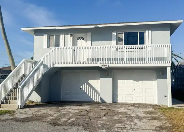 Property at 13250 4th St E Unit Back, Madeira Beach, FL, 33708, 2 beds, 1 bath, [object Object]