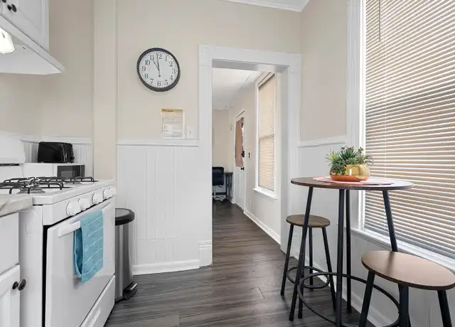 Property at 120 E Spring St Unit B, Appleton, WI, 54911, 1 bed, 1 bath, [object Object]