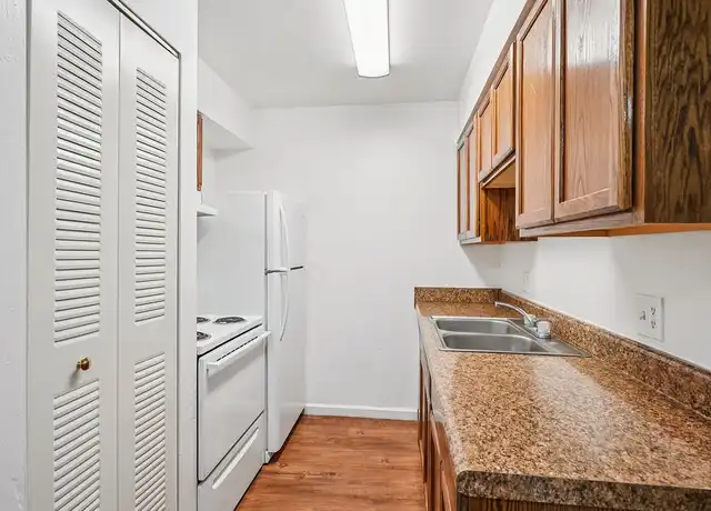 Property at Liv Apartments - 1902 SW 42nd Way, Gainesville, FL, 32607, 1-2 bed, 1 bath, [object Object]