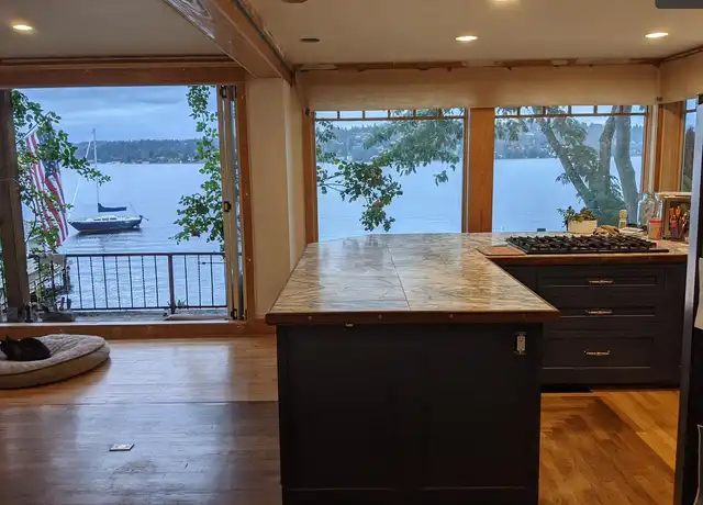 Property at 8416 Island Dr S Unit 2, Seattle, WA, 98118, 2 beds, 1 bath, [object Object]