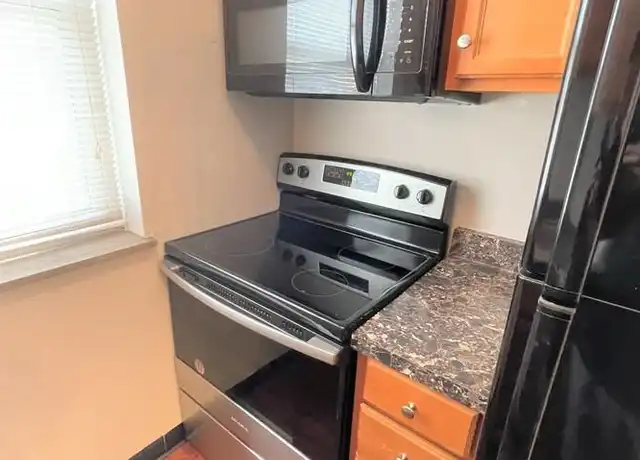 Property at 5712 Phillips Ave Unit B8, Pittsburgh, PA, 15217, 1 bed, 1 bath, [object Object]