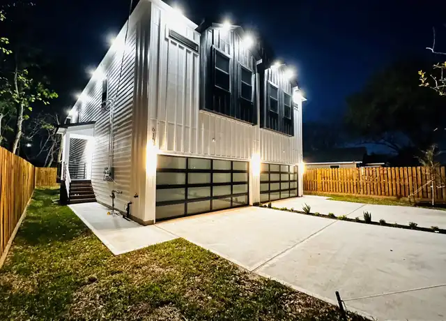 Property at 610 E 41st St Unit B, Houston, TX, 77022, 3 beds, 2.5 baths, [object Object]