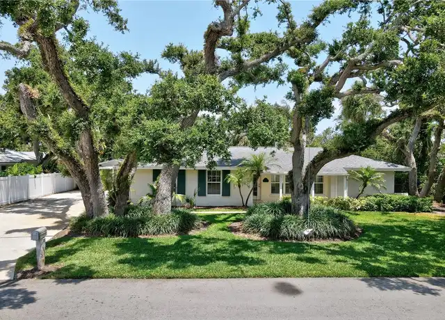 Property at 525 Iris Ln, Vero Beach, FL, 32963, 4 beds, 3 baths, [object Object]