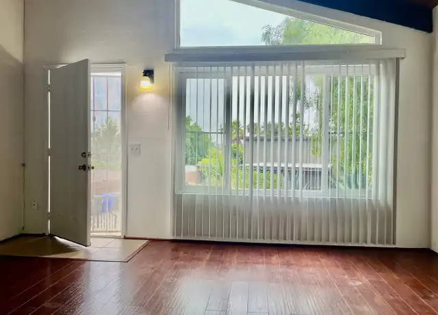 Property at 318 Hillside Ct Unit 320, Vista, CA, 92084, 2 beds, 1.5 baths, [object Object]
