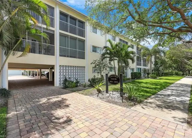 Property at 212 Banyan Blvd #212, Naples, FL, 34102, 2 beds, 2.5 baths, [object Object]