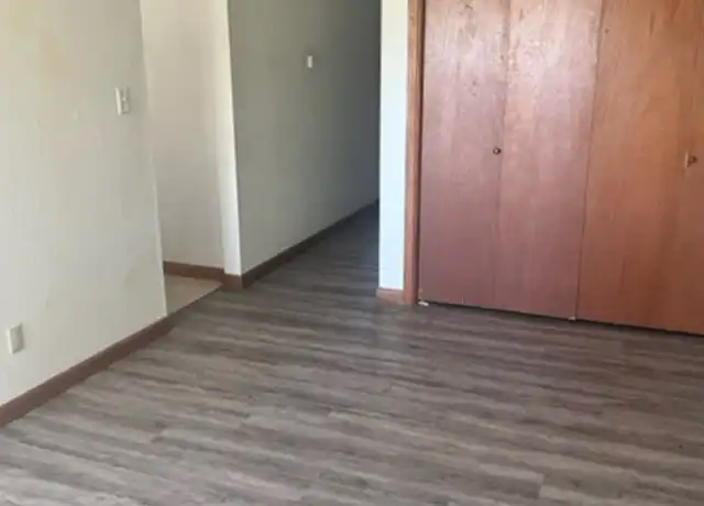 Property at 480 5th Ave, Marion, IA, 52302, 2 beds, 1 bath, [object Object]