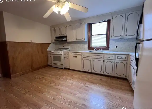 Property at 23 Sargent St, Cambridge, MA, 02140, 2 beds, 1 bath, [object Object]
